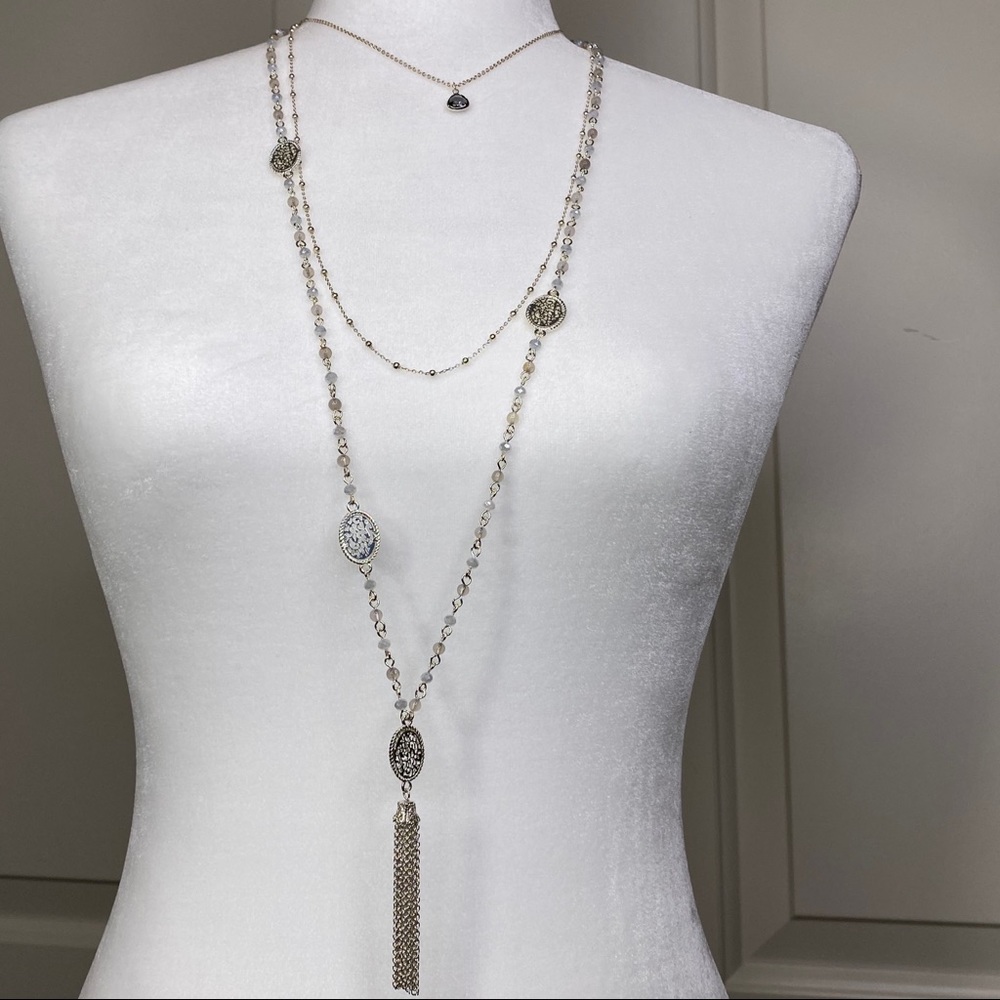 Triple layered necklace with semi precious stone